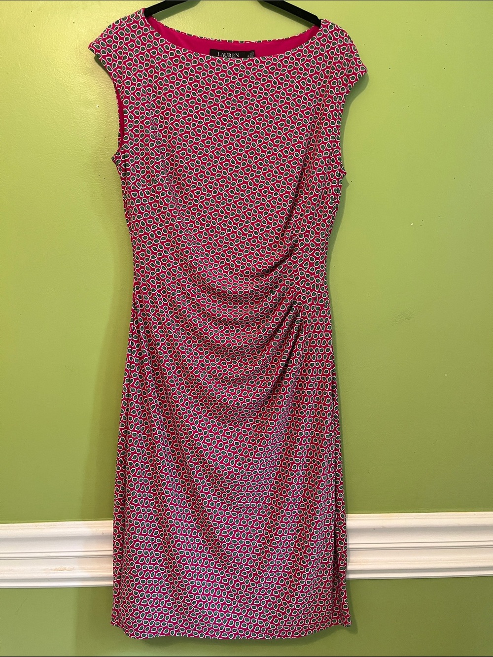Lauren Ralph Lauren pink geometric-print ruched sheath dress with a boat neckl